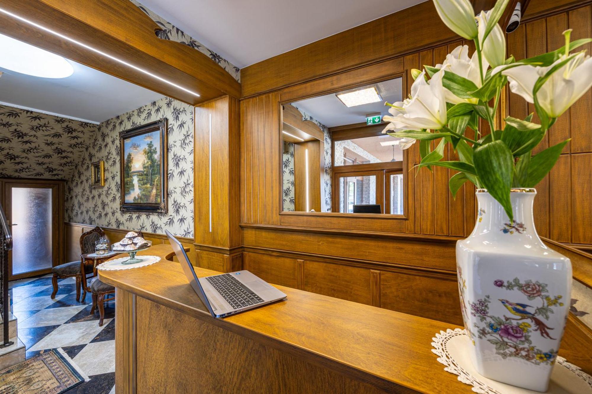 Voeroes Alom Panzio Bed & Breakfast Tiszakécske Dış mekan fotoğraf