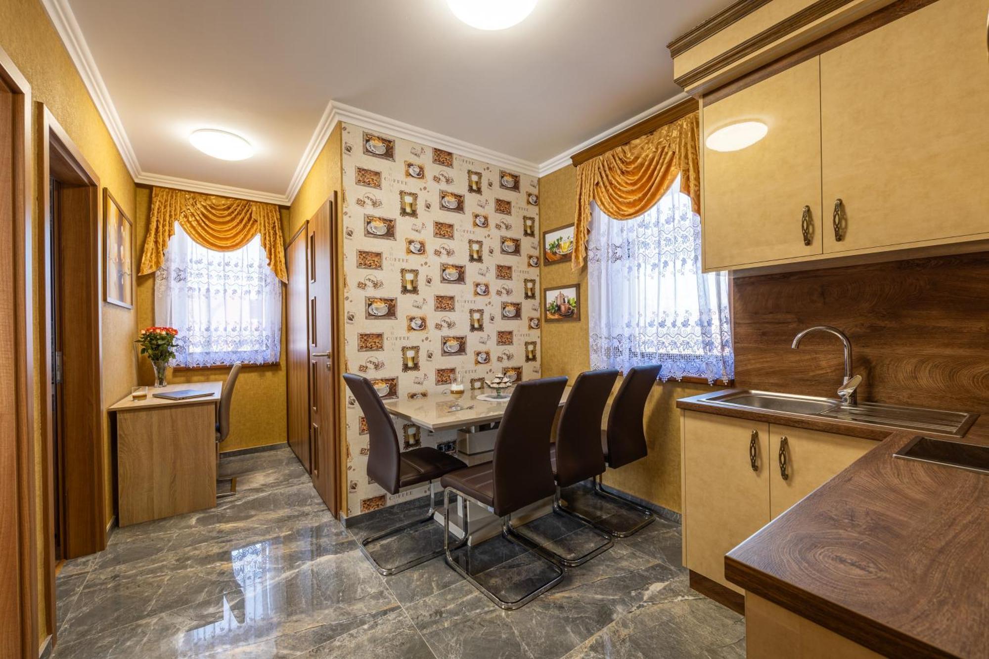 Voeroes Alom Panzio Bed & Breakfast Tiszakécske Dış mekan fotoğraf