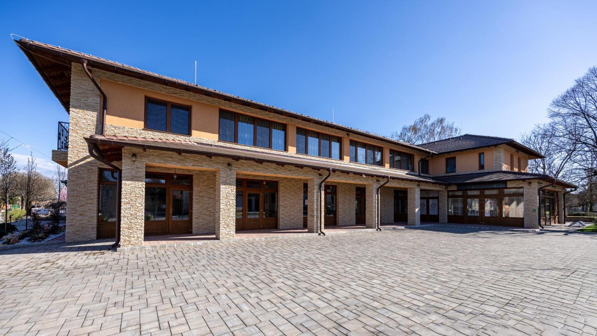 Voeroes Alom Panzio Bed & Breakfast Tiszakécske Dış mekan fotoğraf