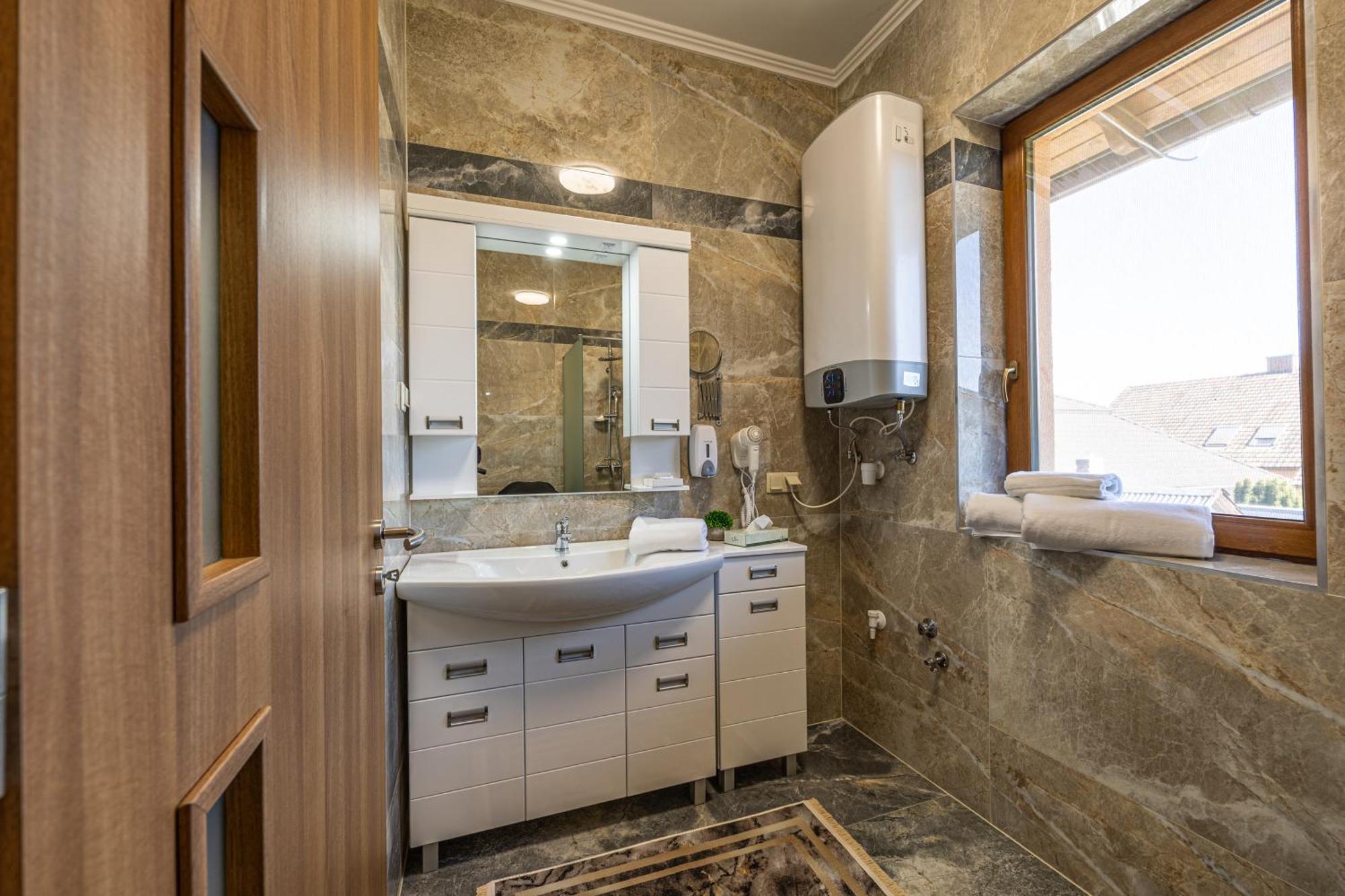 Voeroes Alom Panzio Bed & Breakfast Tiszakécske Dış mekan fotoğraf